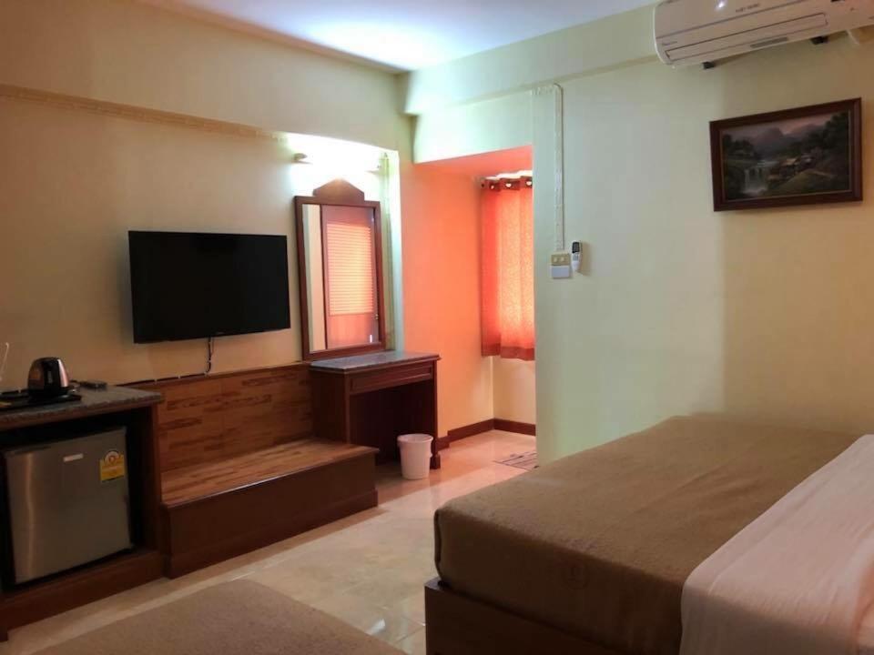 Lisa Chiang Mai Hotel Ngoại thất bức ảnh