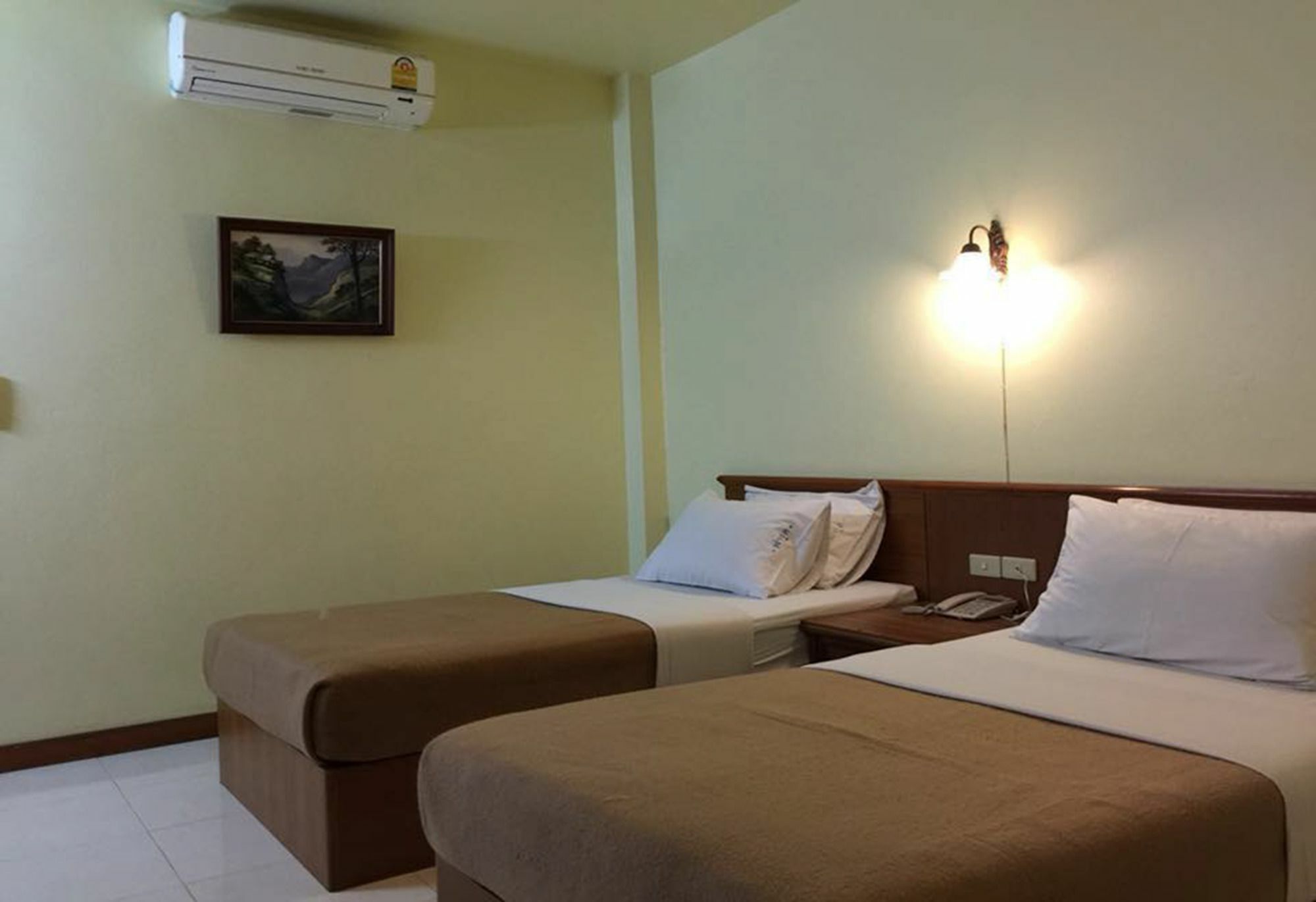 Lisa Chiang Mai Hotel Ngoại thất bức ảnh