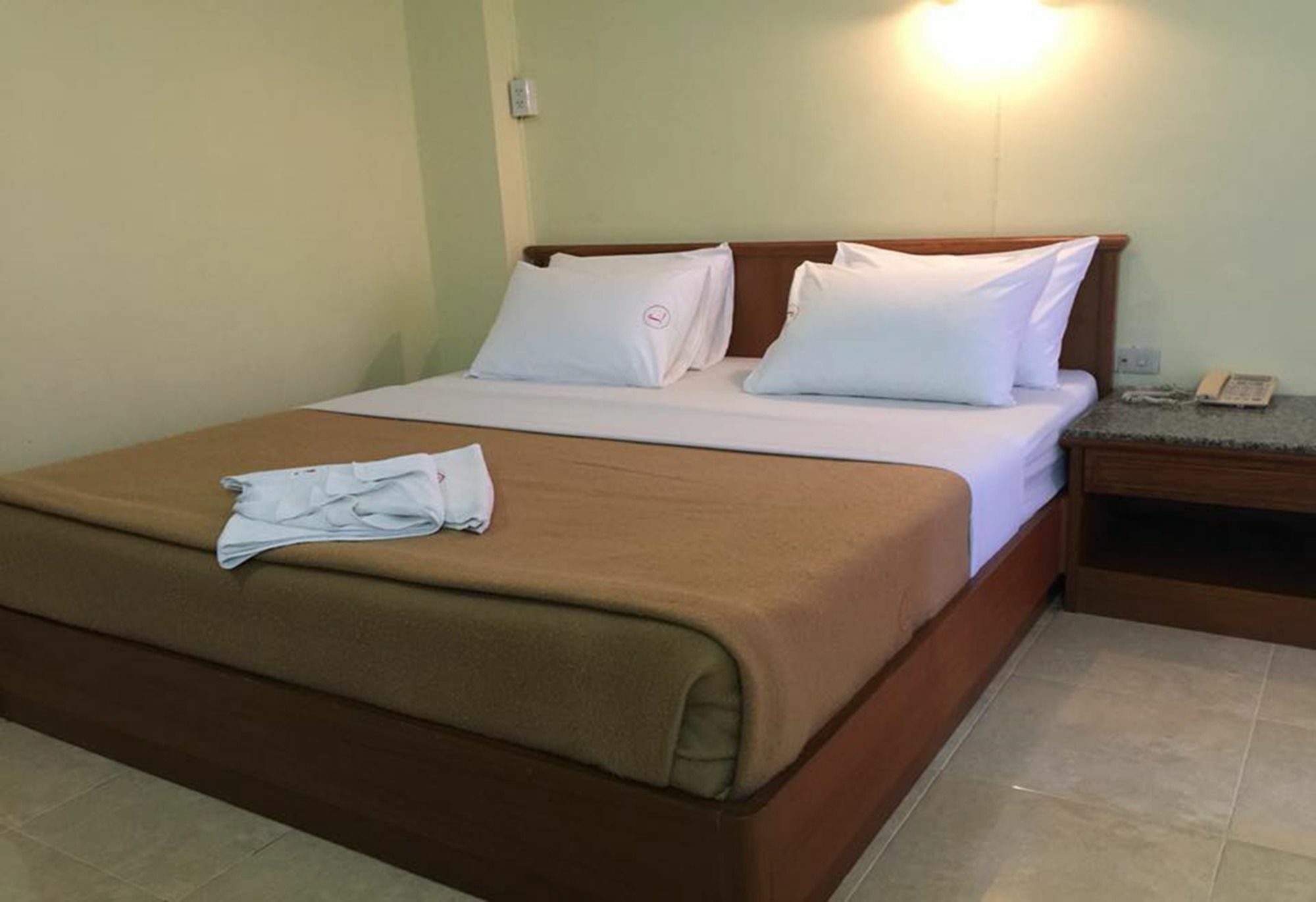 Lisa Chiang Mai Hotel Ngoại thất bức ảnh