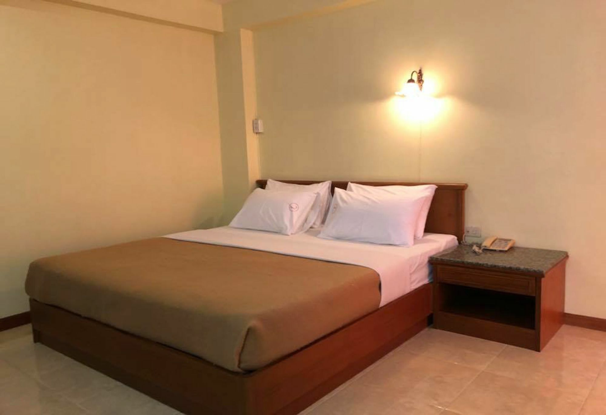 Lisa Chiang Mai Hotel Ngoại thất bức ảnh