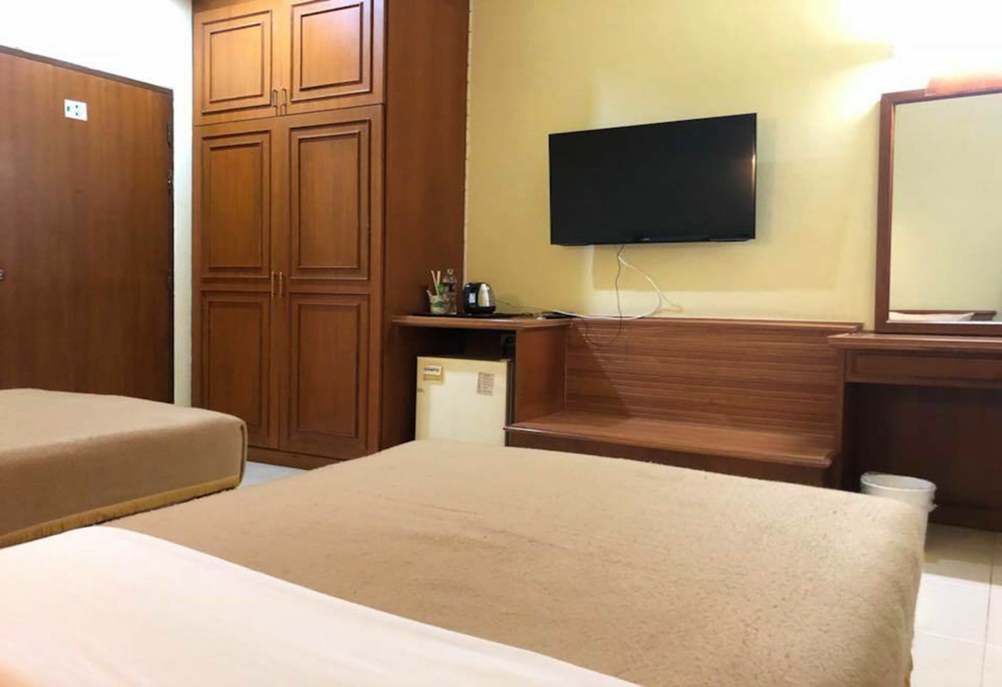 Lisa Chiang Mai Hotel Ngoại thất bức ảnh
