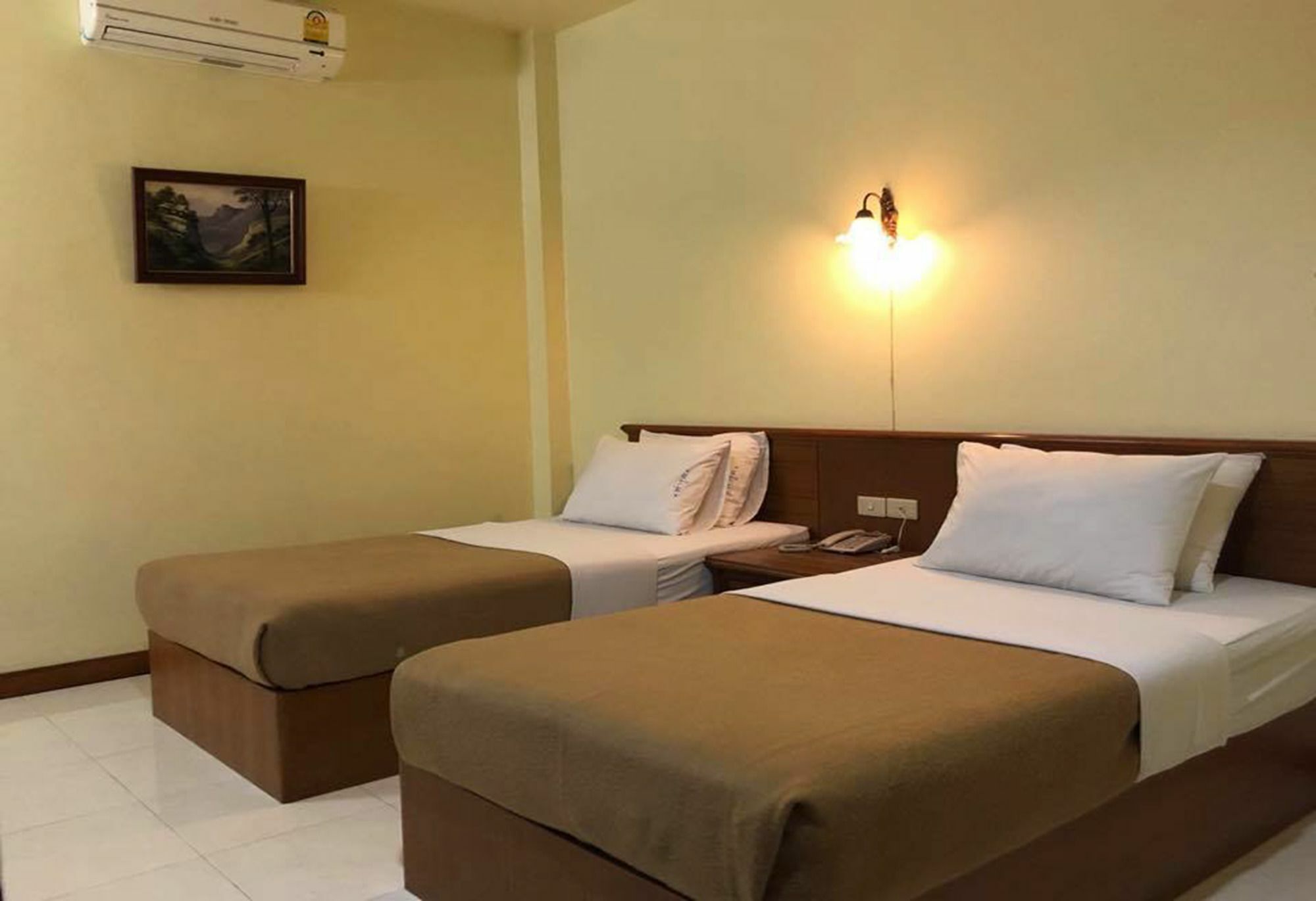 Lisa Chiang Mai Hotel Ngoại thất bức ảnh
